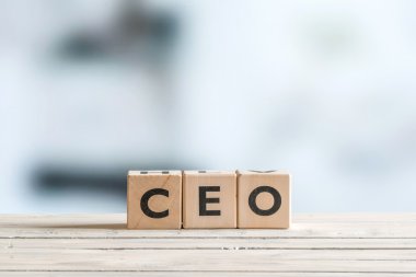 CEO başlık ahşap bir üye