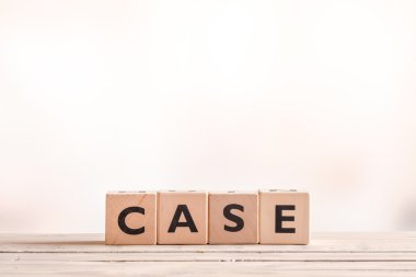 İşaret üstünde tahta küpleri olgu