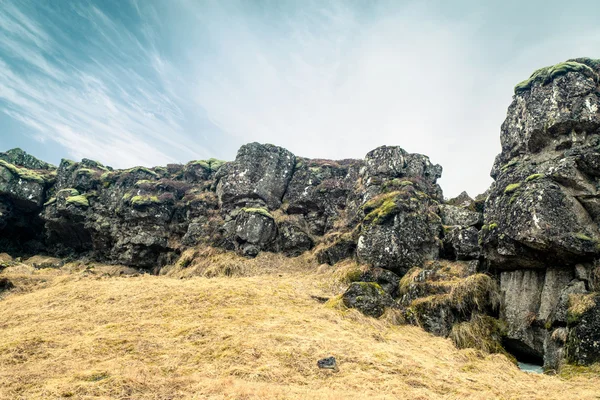 Increíbles acantilados en el parque nacional Thingvellir —  Fotos de Stock