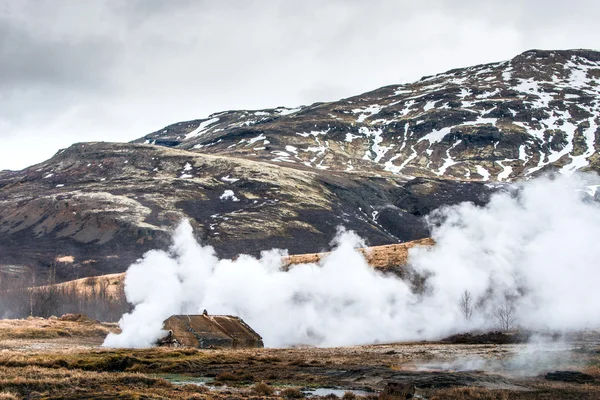Aktywności geotermalnej w Gejzer strokkur — Zdjęcie stockowe