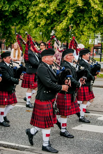 スコットランドのバグパイプの楽団パレード — ストック写真
