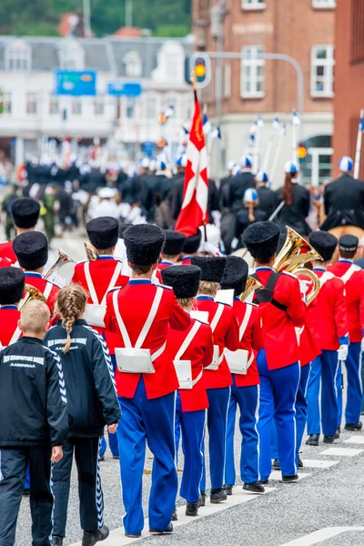 Aabenraa, Данія - Липень 6-2014 роки: тамбур корпусу на параді в — стокове фото