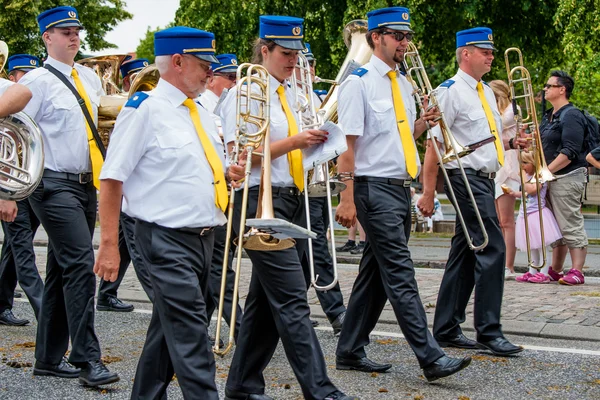AABENRAA, DENMARK - JULY 6 - 2014: Tambour corps at a parade at — Stock Photo, Image