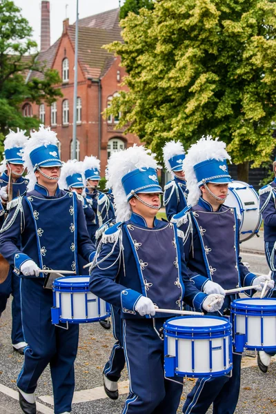 Aabenraa, デンマーク - 6-2014 年 7 月: タンブールでパレード隊 — ストック写真