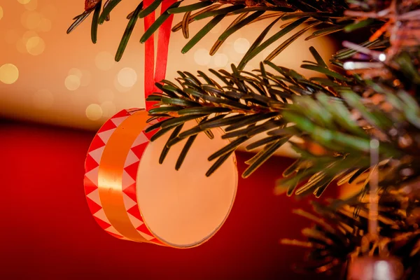 Bir Xmas davul ile Noel ağacı — Stok fotoğraf