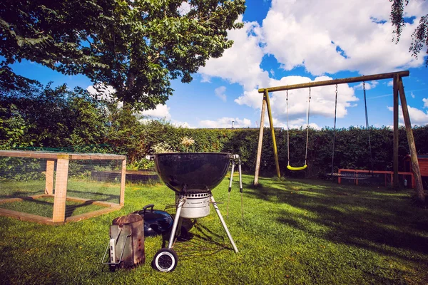 Barbecue in the backyard — Stock Photo, Image