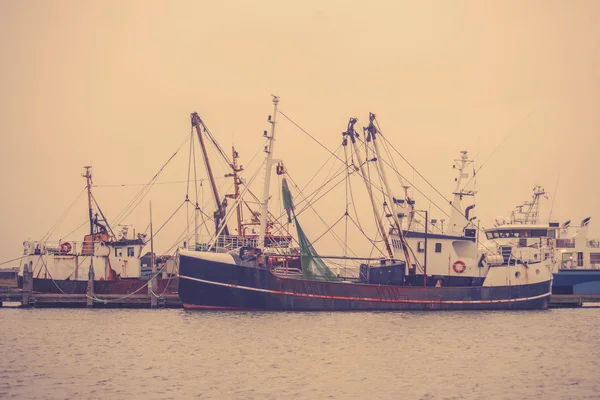 Vissersboten in de haven — Stockfoto