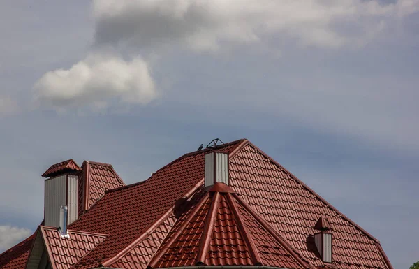 Annak Háznak Teteje Ahol Modern Tetőfedő Anyagokat Használnak — Stock Fotó