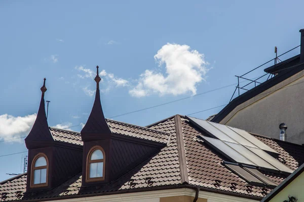 Toit Maison Dans Laquelle Les Matériaux Toiture Modernes Sont Utilisés — Photo