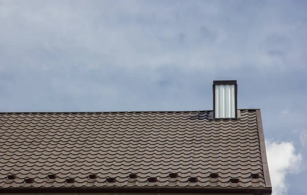 Toit Maison Dans Laquelle Les Matériaux Toiture Modernes Sont Utilisés — Photo