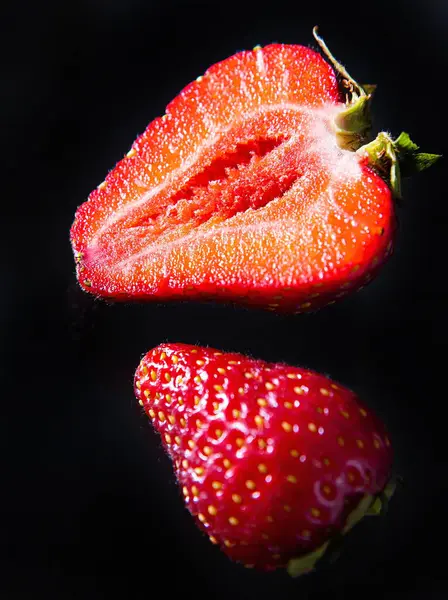 Fresas Maduras Sobre Fondo Sólido Comida Vegetariana Saludable Hermosa — Foto de Stock