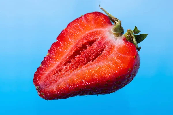 Căpșuni Coapte Fundal Solid Alimente Vegetariene Sănătoase Frumos — Fotografie, imagine de stoc