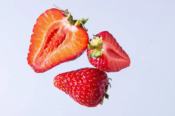 Fresas Maduras Sobre Fondo Sólido Comida Vegetariana Saludable Hermosa — Foto de Stock