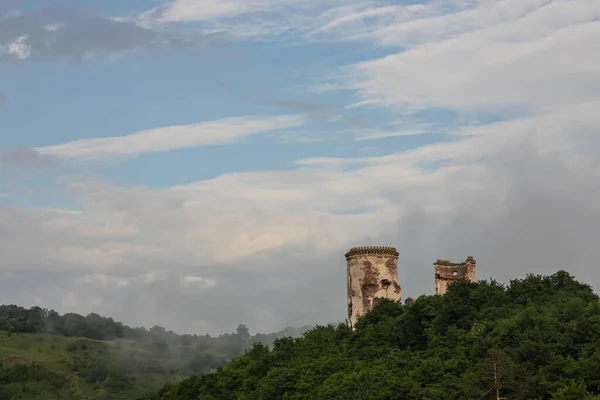 Ruínas Castelo Fundo Paisagem Ucrânia Nyrkiv — Fotografia de Stock