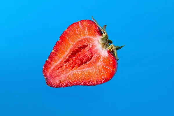 Fresas Maduras Sobre Fondo Sólido Comida Vegetariana Saludable Hermosa —  Fotos de Stock