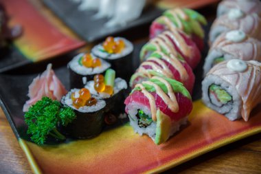 Japon tarzı rulo suşi