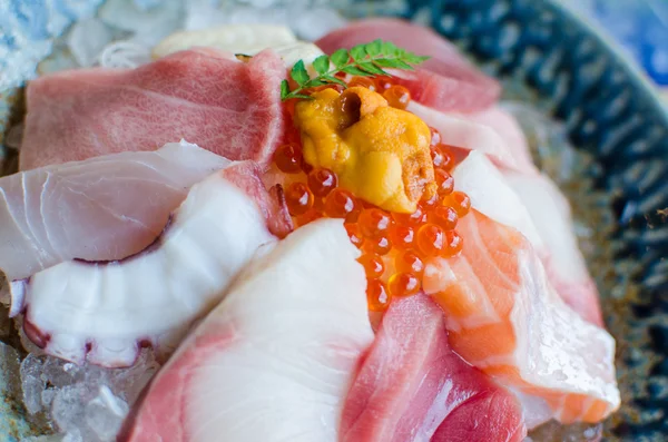 Sashimi conjunto de pescado fresco y mariscos — Foto de Stock