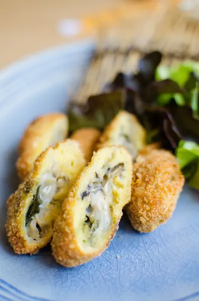 Gebakken breadcrumbed verse diepzee oester — Stockfoto