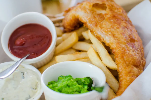 Fish and chips instellen — Stockfoto