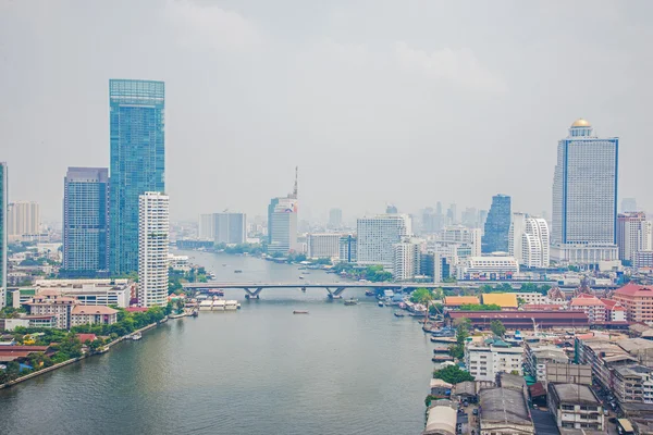 Vista panorâmica da cidade de Banguecoque com rio Chaophraya — Fotografia de Stock