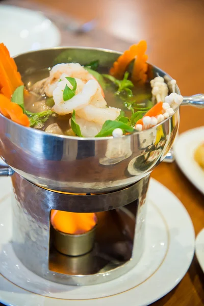 Spicy soup with shrimp and vegetables — Stock Photo, Image