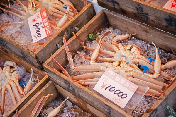 Granchio dell'Alaska nel mercato del pesce — Foto Stock