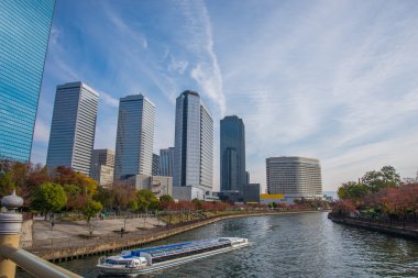 Şehir Manzaralı Osaka Kalesi: