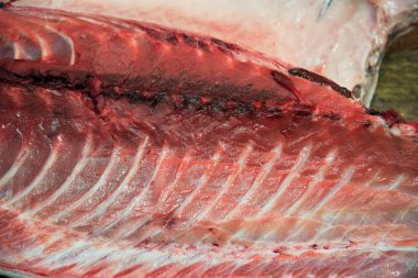 Kadar yakın, Taze orkinos balık dilimlenmiş