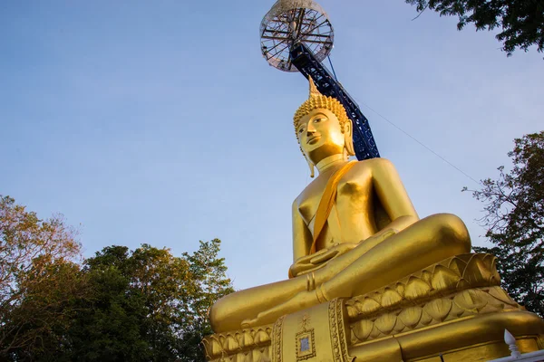 Velká Zlatá socha Buddhy — Stock fotografie