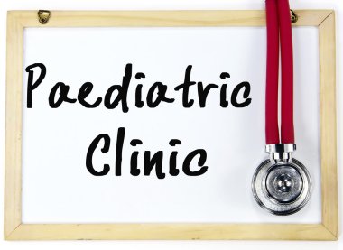 Pediatri Kliniği metin yazma yazı tahtası üzerinde