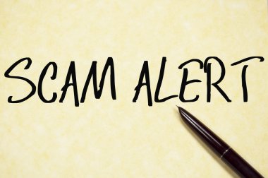 Scam Uyarı metni yazma kağıt üzerinde 