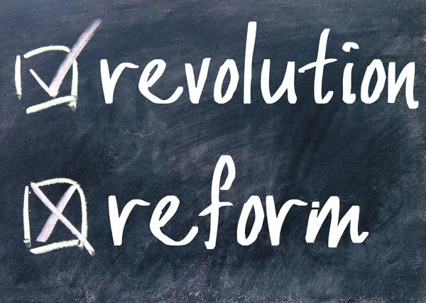 Reform or revolution choice — Stock Photo, Image