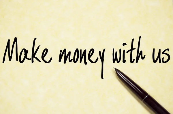 Zarabiaj pieniądze z nas pisać tekst na papierze — Zdjęcie stockowe
