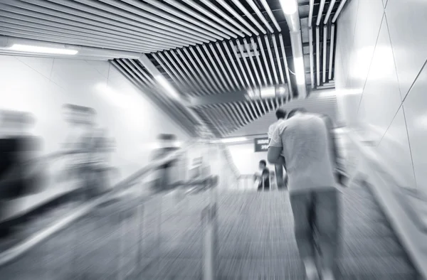 Ciudad paso subterráneo escaleras —  Fotos de Stock