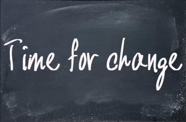 yazı tahtası üzerinde metin değiştirme zamanı 