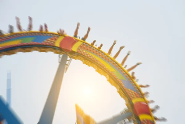 Superpendel im Freizeitpark — Stockfoto