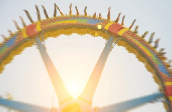 Super pendulum  in amusement park — Stock Photo, Image