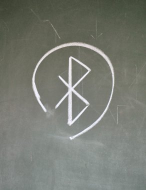 yazı tahtası üzerindeki Bluetooth işareti