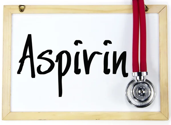 Аспирин слово написать на доске — стоковое фото