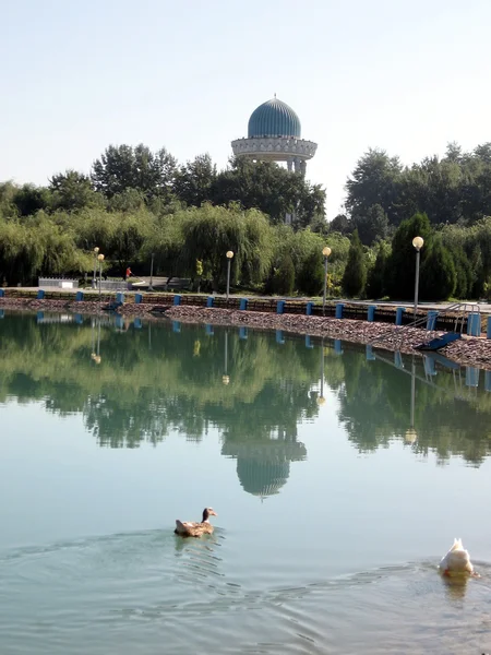 Tashkent Almazar a lagoa 2007 — Fotografia de Stock