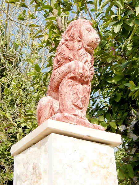 Neve Monosson lion sculpture 2011 — Stock Photo, Image