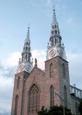 Ottawa Notre Dame Bazilikası kuleleri 2008