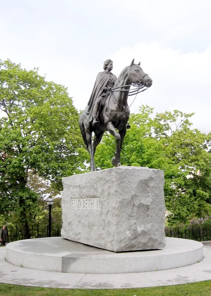 Parlamento di Ottawa Statua Elisabetta II 2008 — Foto Stock