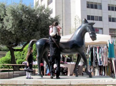  Kudüs bronz at heykel 2012