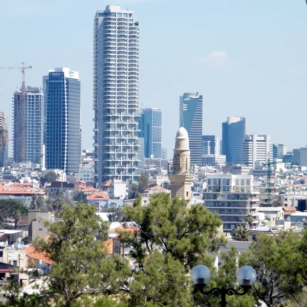 Jaffa minaret and skyscrapers 2011 — Stock Photo, Image