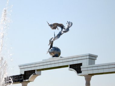 Taşkent Ezgulik Arch 2007