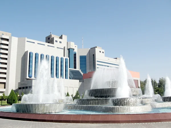 Tashkent fontäner i Yunusabad 2007 — Stockfoto