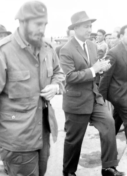 Yangiyer Fidel Castro e Sharaf Rashidov 1963 — Fotografia de Stock