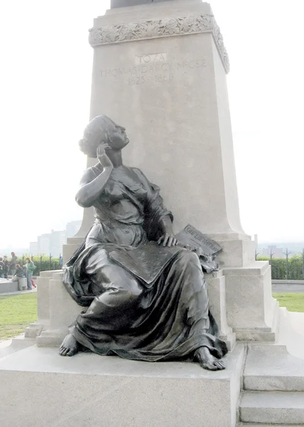 Ottawa Parlamento D 'Arcy McGee Estatua pedestal 2008 —  Fotos de Stock