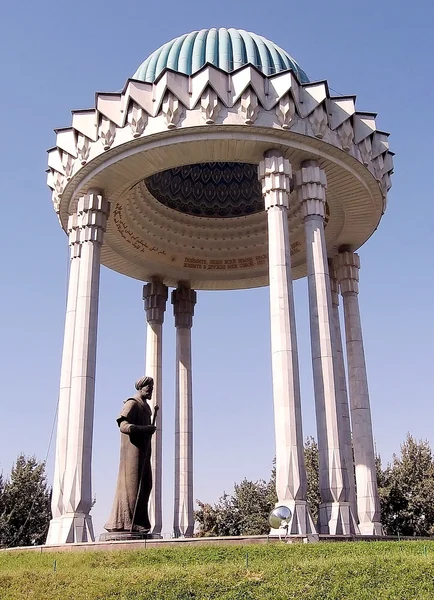 Monumento a Tashkent A.Navoi 2007 — Foto de Stock